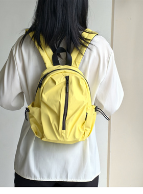 2025新款轻便包包通勤双肩包户外骑行背包健身双肩包黄色小背包女