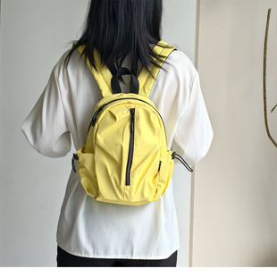 2025新款轻便包包通勤双肩包户外骑行背包健身双肩包黄色小背包女