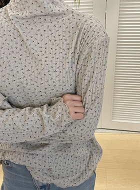 ins慵懒文艺小碎花高弹力弹力纯棉宽松大码花边袖半高领打底衫