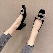 方扣高跟鞋女2025年春季新款粗跟水钻浅口中跟方头单鞋子休闲日常