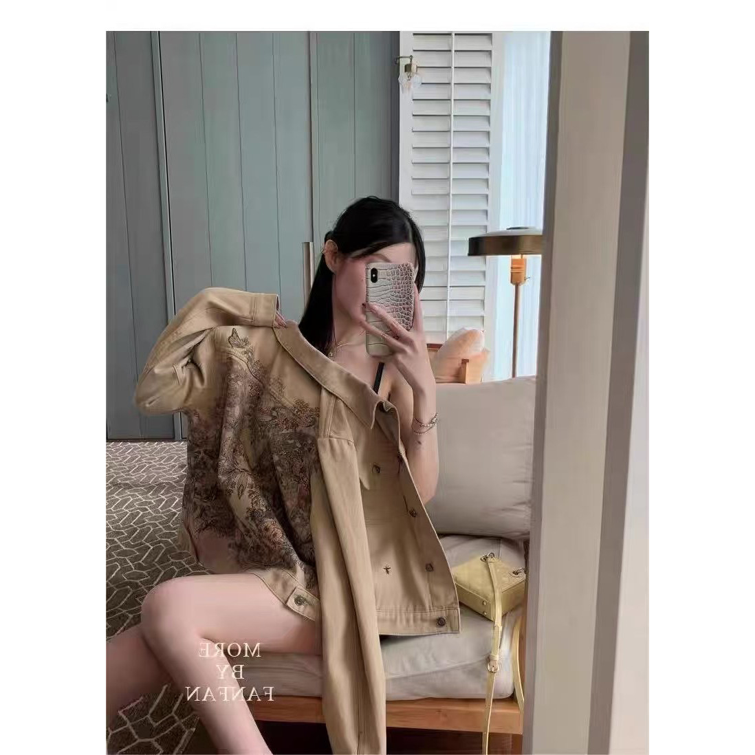 重工蝴蝶印花刺绣标牛仔外套女春宽松显瘦时髦百搭上衣