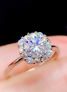 结婚钻戒2克拉八心八箭仿真莫桑钻满钻几何形镀白金少女甜美戒指