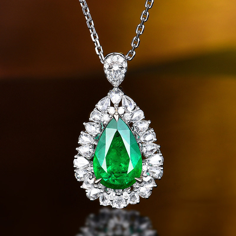 欧美高端珠宝女士水滴形仿真祖母绿硞石镶满钻镀白金吊坠项链戒指