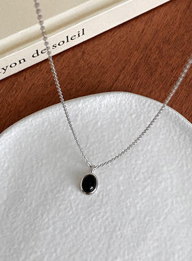 黑豆项链女黑色小巧精致简约颈链轻奢设计感小众锁骨链2023新款