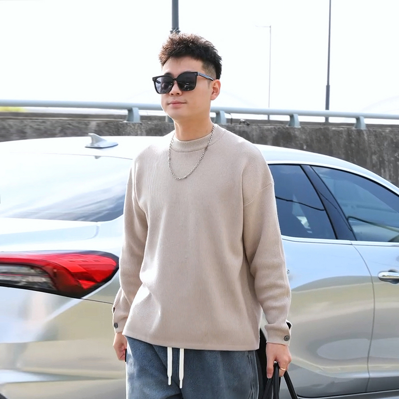 设计感ins肌理感圆领毛衣男秋冬款内搭小众心机纯色针织打底衫男