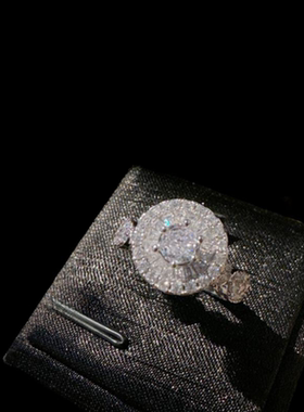 光芒花瓣雪花宝石转动项链 法拉赫 镀18K金 星芒霜花锆石旋转耳环