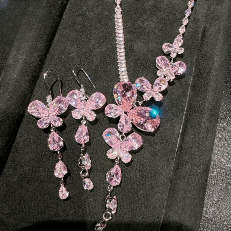 阿盖尔粉奥地利蝴蝶宝石项链轻奢