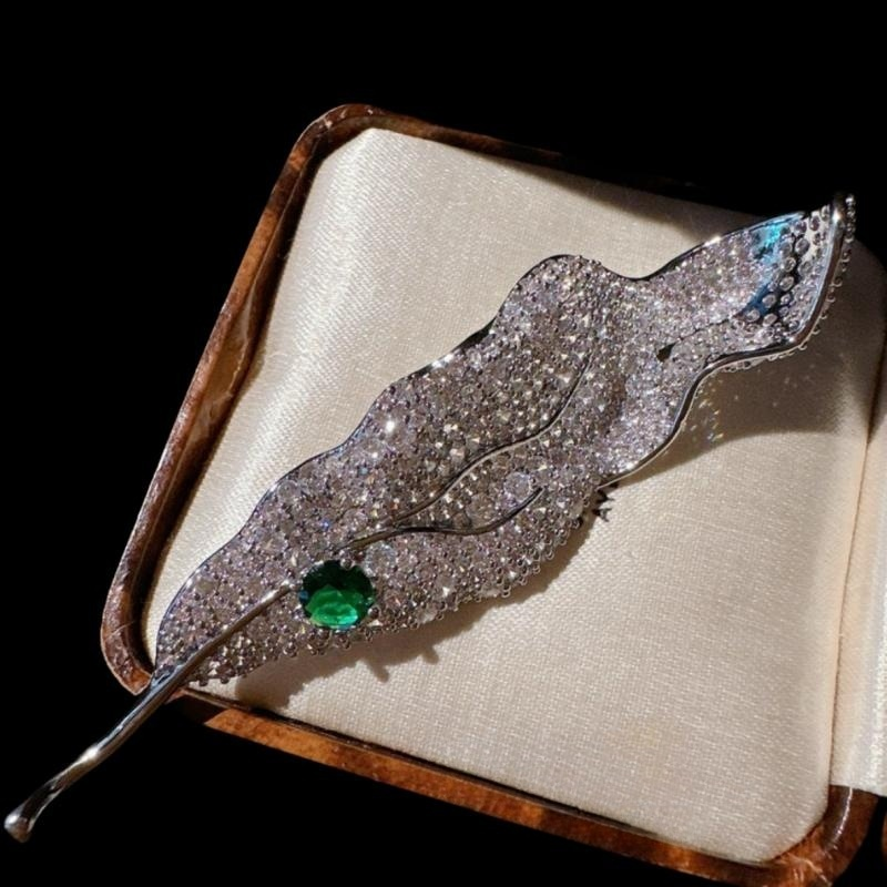 莫吉托绿宝石蝴蝶胸针 富丽堂皇 镀18K金 祖母绿枯叶树叶锆石胸针