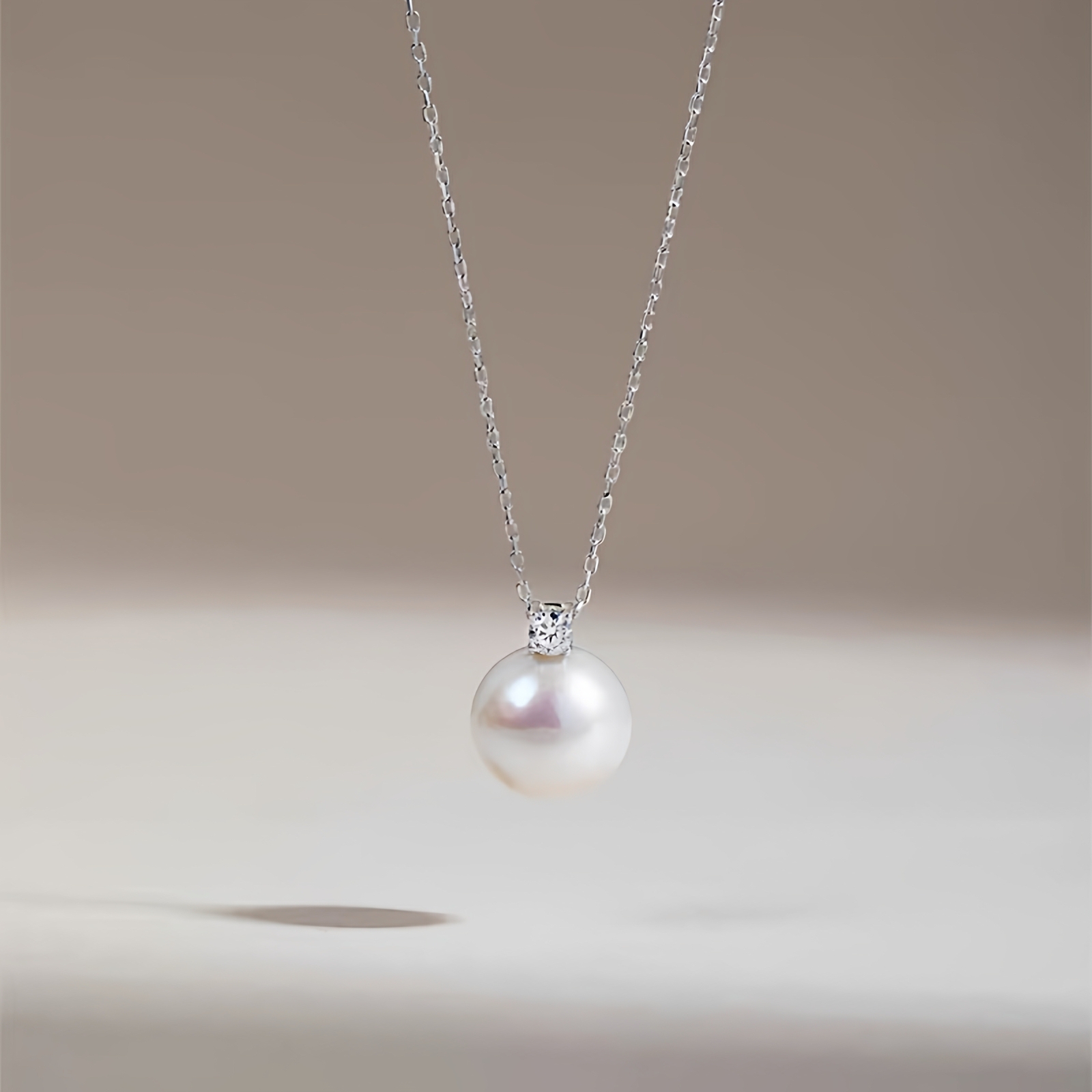 诸暨淡水珍珠吊坠女S925银正圆强光王妃款颈链高贵优雅节日礼物