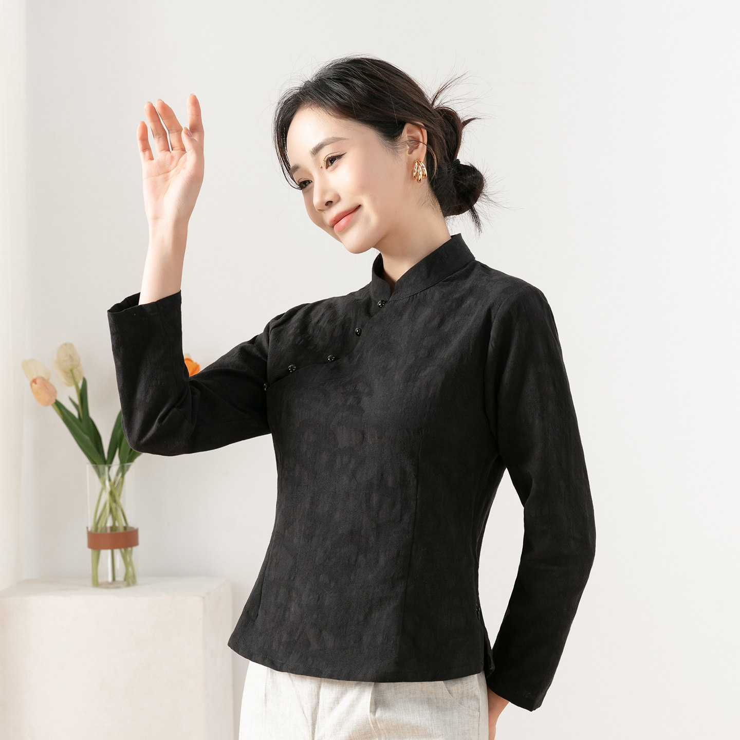 2026春款复古文艺中国风棉布黑色提花上衣女修身显瘦立领茶服衬衫