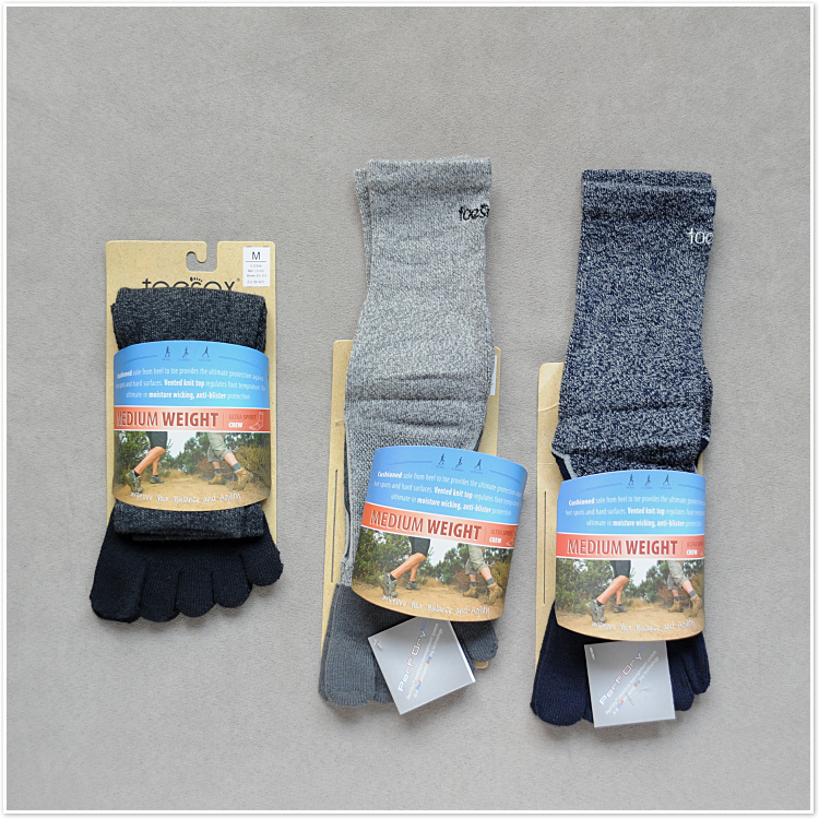 加厚户外跑步毛圈中筒速干五指袜