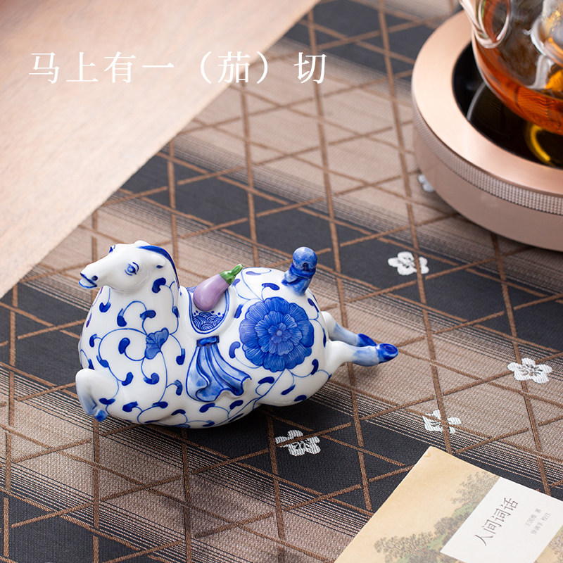 景德镇手绘青花创意陶瓷马摆件中式家居工艺品装饰桌面生肖马礼物,家居饰品,桌面摆件,淘宝优惠券,粉丝福利购,淘宝优惠卷
