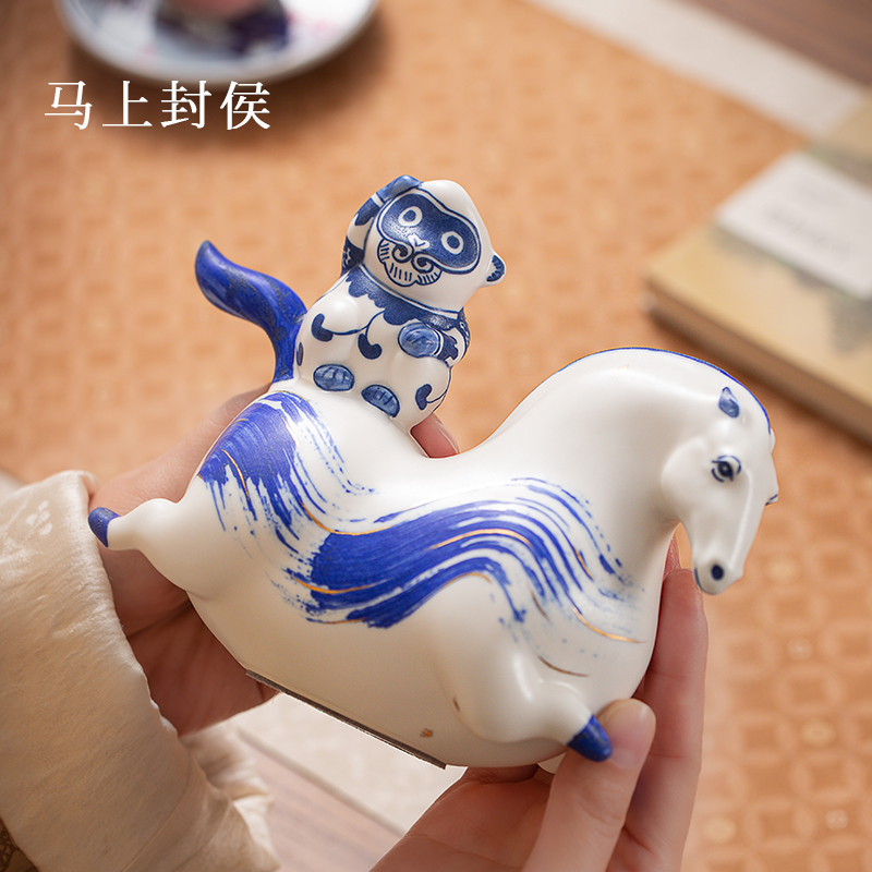 景德镇陶瓷马上封侯家居装饰摆件