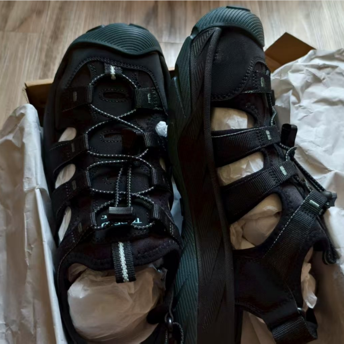 【特价43码】探路者男式包头凉鞋户外沙滩软底徒步鞋TFGGAN81697