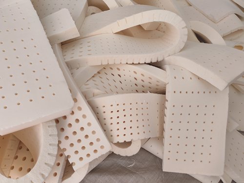 天然乳胶床垫加宽碎条填充抱枕坐垫沙发边角料长条方块枕芯特价