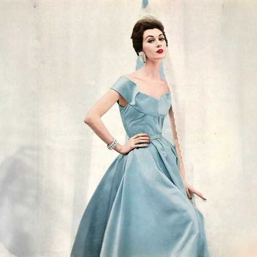 高级私人定制1950S露肩丝毛缎面连衣裙收腰大摆长款高贵优雅礼服