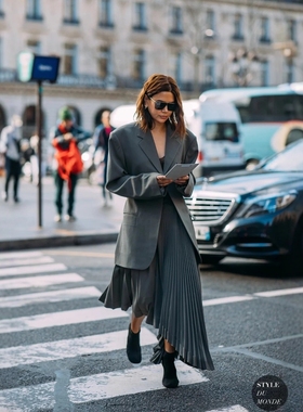 高级定制2025春秋欧美街拍灰色长款西装外套+不对称百褶半裙套装