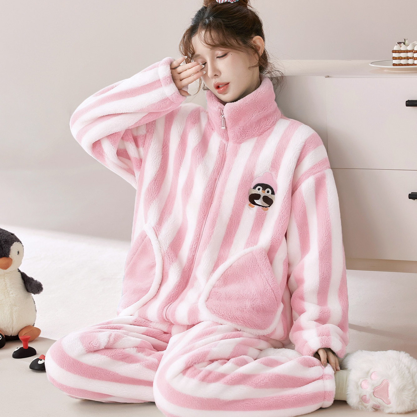 秋冬季立领女士卡通呆萌企鹅珊瑚绒睡衣加厚韩版保暖家居服套装