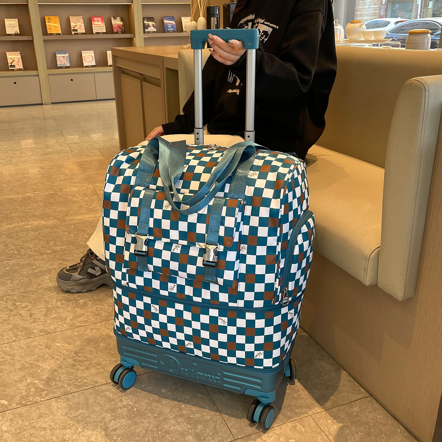 短途轻便滑轮大容量棋盘格旅行包