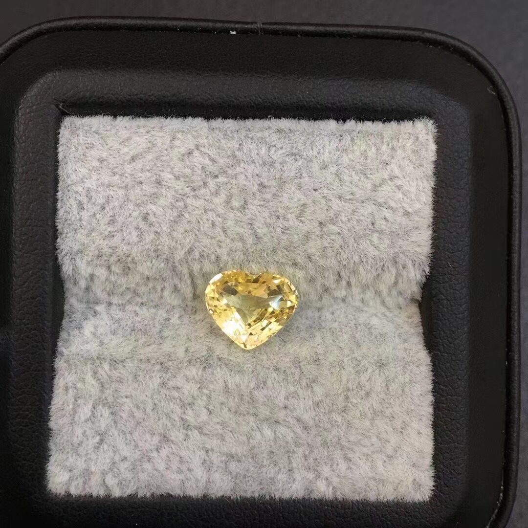 2.67ct天然黄蓝宝金丝雀黄钻