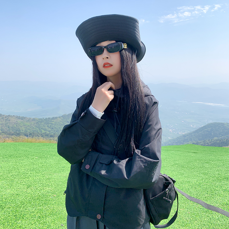 春秋季外套女款冲锋衣2025新款爆款小个子夹克登山服户外软壳薄款