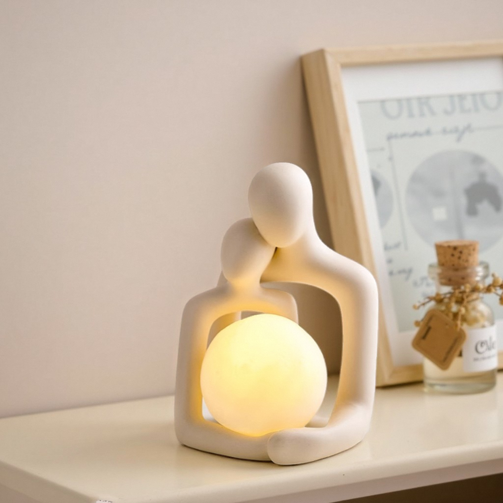 半身小夜灯翻旧事浪漫情侣