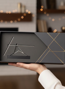 金属三脚架桌面摆件商务高端礼盒