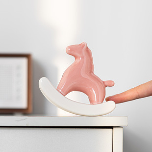 治愈风陶瓷摇摇木马摆件家用客厅桌面儿童房装饰品解压神器高级感