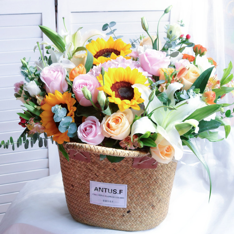 向日葵百合绣球玫瑰混搭花篮生日订花济南鲜花速递店同城配送上门