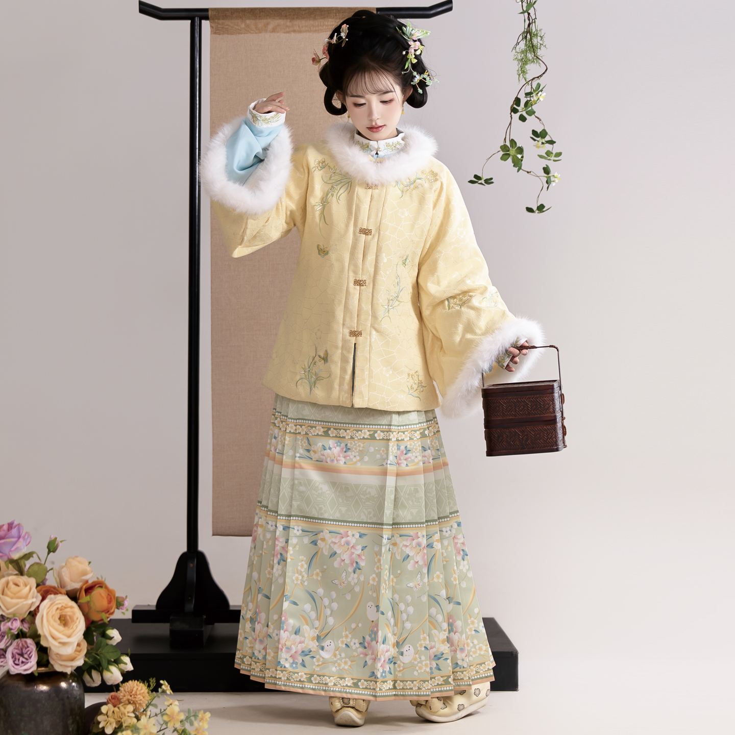 池秋记明制昭君袄毛呢汉服套装