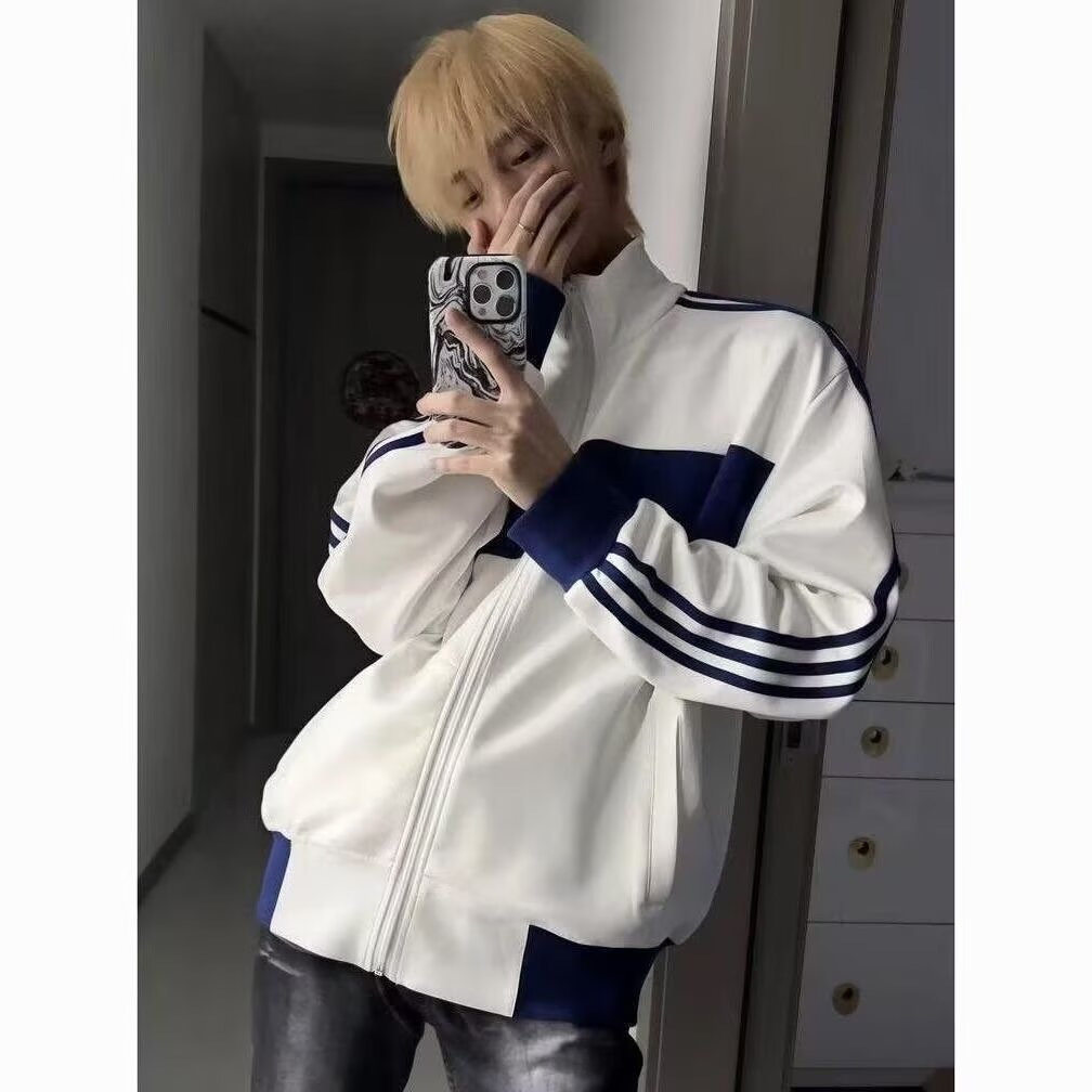 Yuquan美式复古蓝白拼接立卫衣