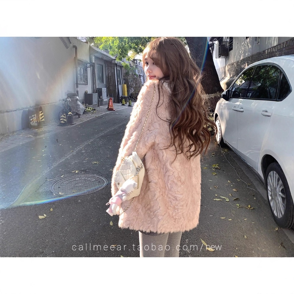 2025新款粉色羊羔毛外套女韩版中长款气质皮毛一体超好看毛绒大衣