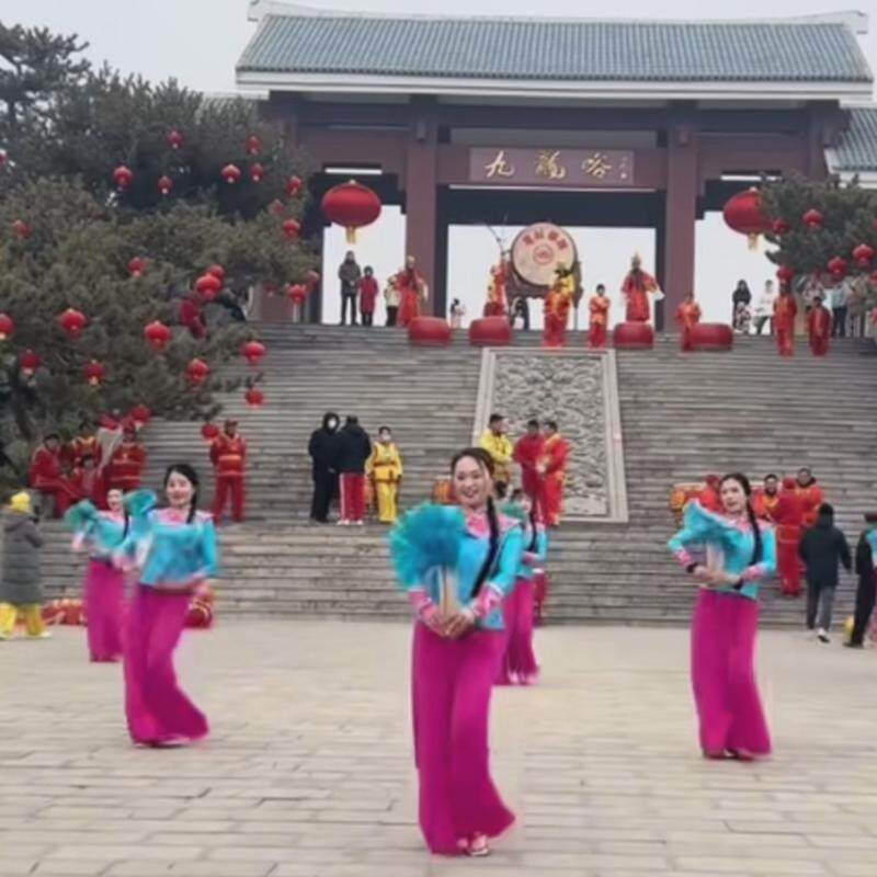 喜庆妈妈团中国风秧歌服套装开业接送新娘寿光芳芳新款战袍舞蹈服