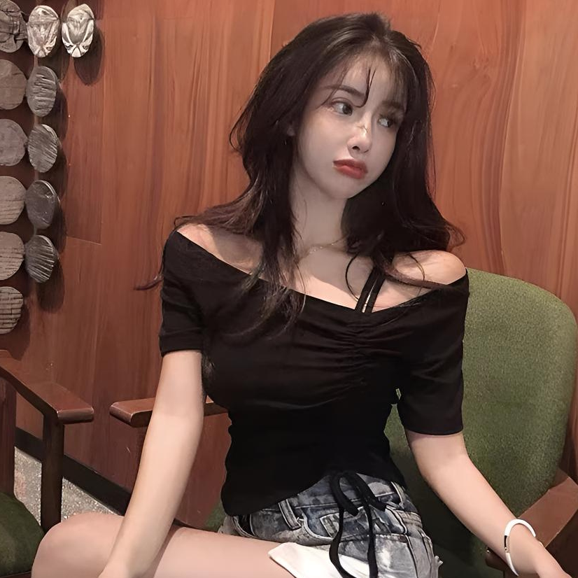 纯欲风露肩抽绳短袖T恤女