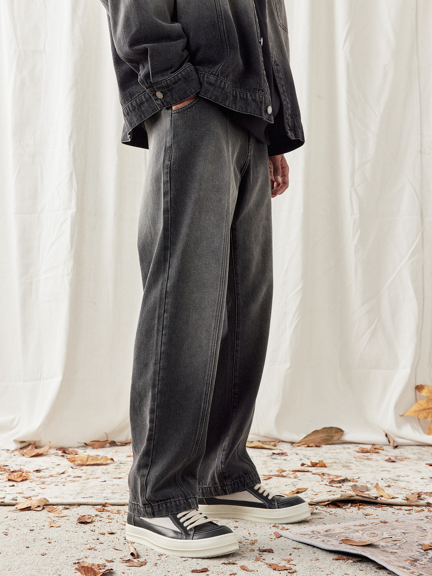 BD 보디 빌딩 스테이션 가을 넓은 다리 스포츠 바지 남자의 간단한 패션 대비 색 수 놓은 청바지 남자의 느슨한