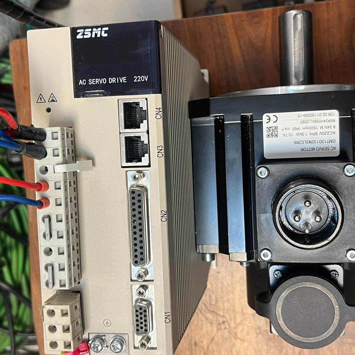 芝山K1系列驱动器1.5kw1.3kw电机一套安装未用--议价商品