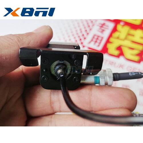 WG9925588014重汽汕德卡C7HC9H豪沃TX7配件360右置摄像头
