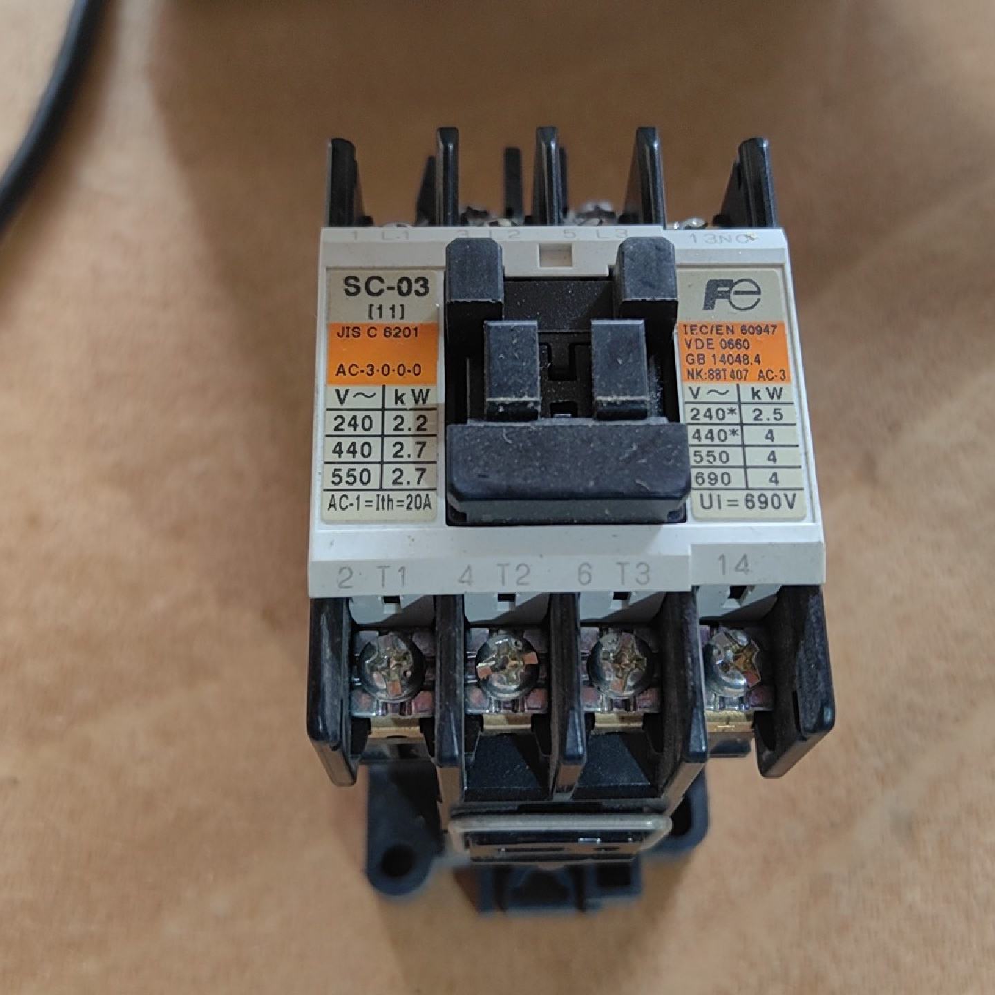议价--富士交流接触器SC-03,240-690V电压,2.2-4k