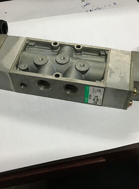 溢价-供应CKD三位五通中封式电磁阀4F33010DC24VAC220AC110