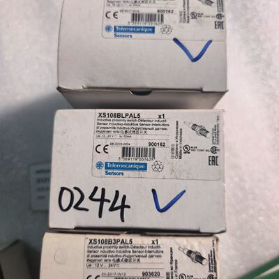 议价Telemecanique接近开关 XS108BLPAL5、XS108B3PAL5 电压12-24