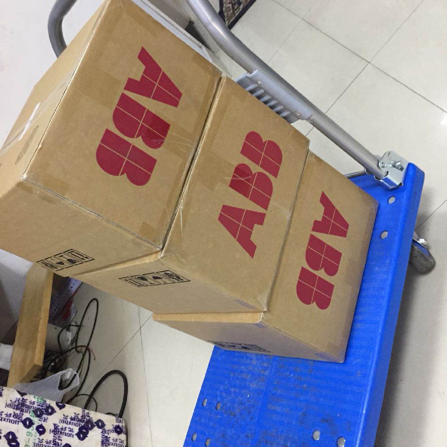 议价ABB工业机器人示教器 DSQC679 3HAC028357-001