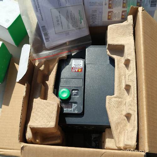 施耐德变频器ATV320U30N4C3KW3HP38