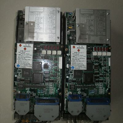 议价—二手原装安川伺服驱动器CACRSR03BE13SY44可以维修议价