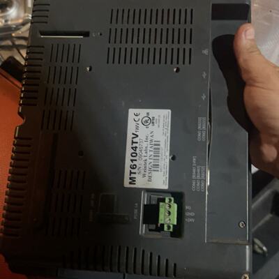 触摸屏MT6104TV1WV实图拍摄有看上的老板带议价及维修！