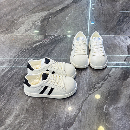 轻便增高百搭舒适休闲小白鞋圆头