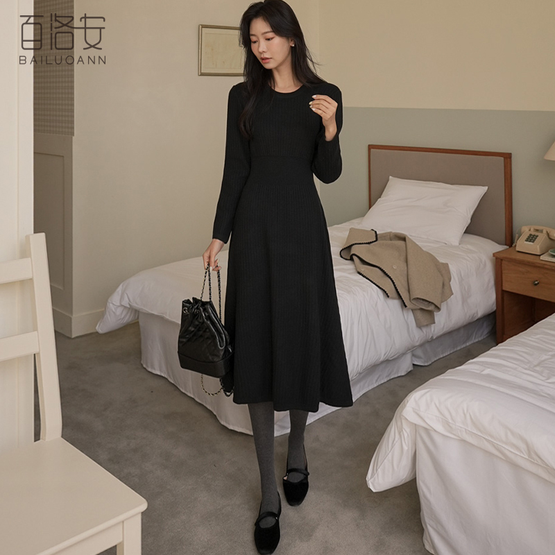 百洛安百搭打底外穿针织连衣裙女冬装新款圆领收腰长款过膝毛衣裙