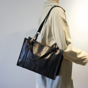 ThreeBox潮牌大容量单肩包男女简约ins风通勤电脑包平板包托特包