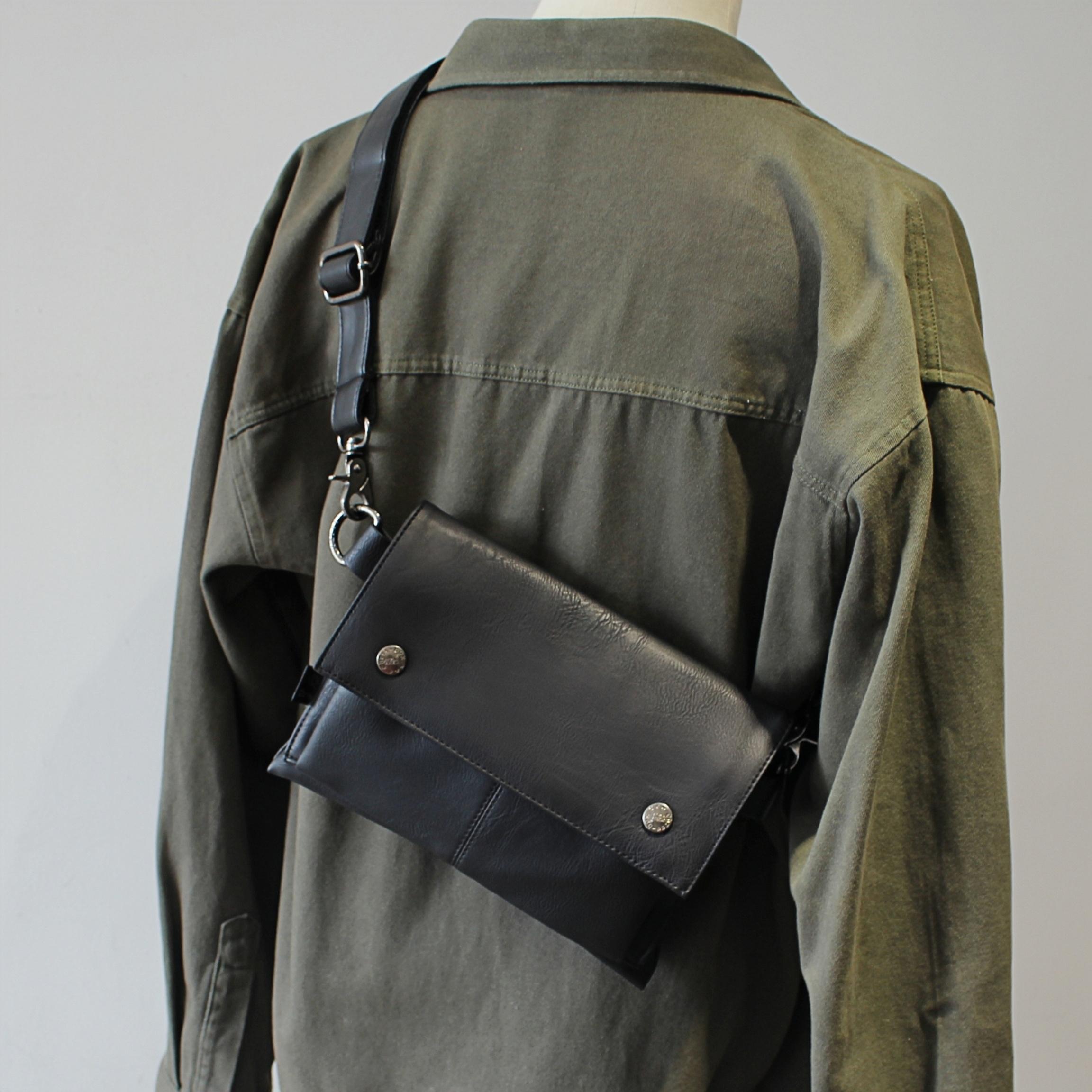 潮牌原创男士单肩包休闲彩带