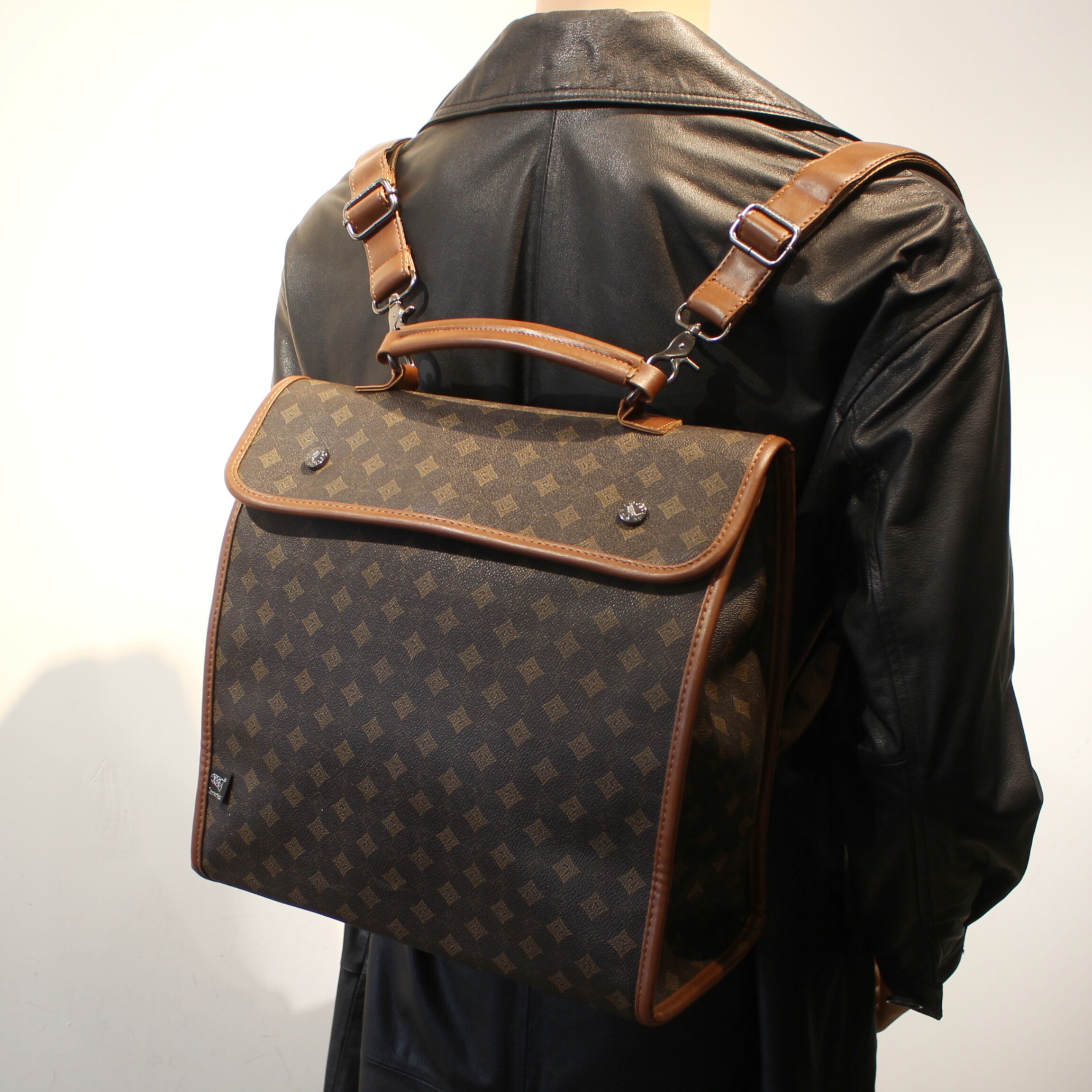 欧美风潮牌老花双肩包男士大容量通勤小背包休闲单肩包两用潮包女