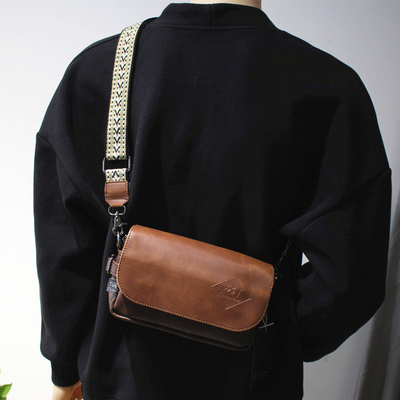 小背包斜挎包休闲潮流翻盖单肩包